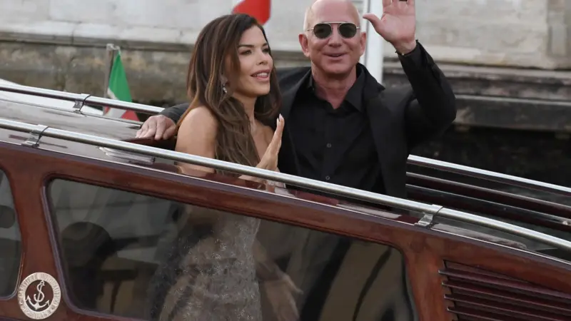A Tip Worth Remembering: Jeff Bezos Leaves a $52,000 Thank-You in Venice